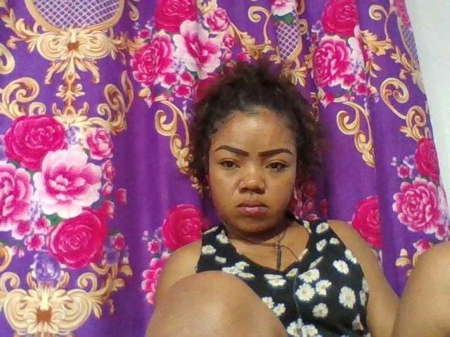 Elyah1a live cam on BongaCams
