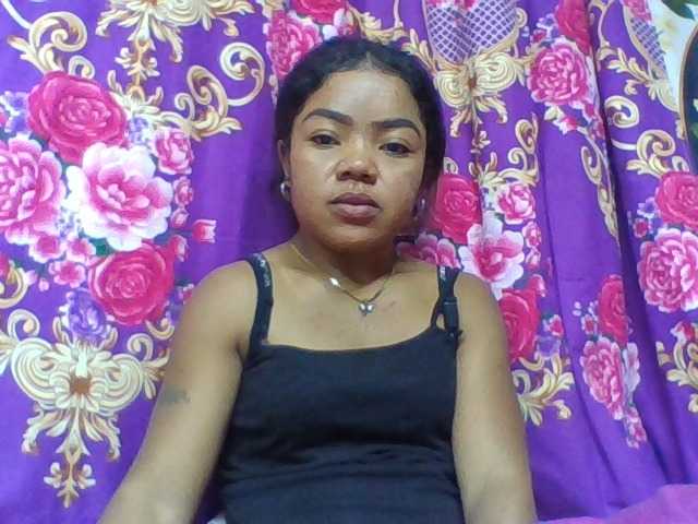Elyah1a live cam on BongaCams