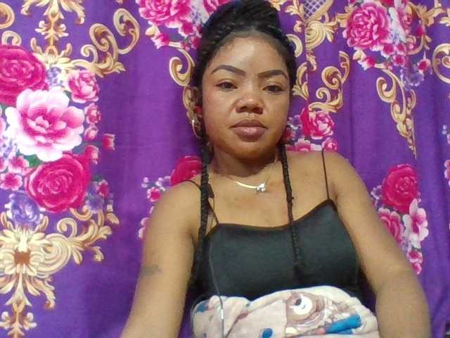 Elyah1a live cam on BongaCams