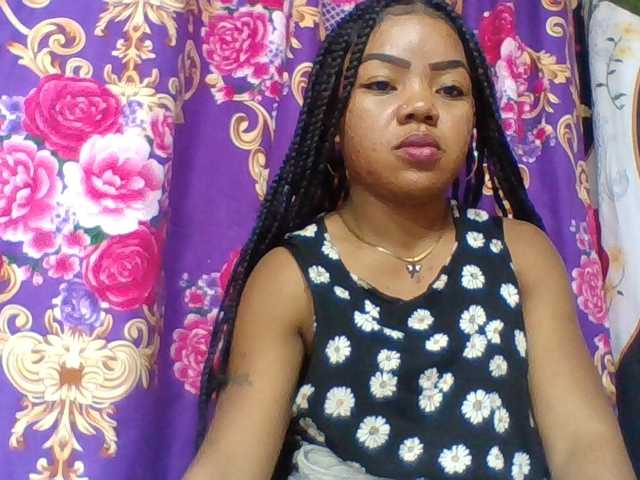 Elyah1a live cam on BongaCams