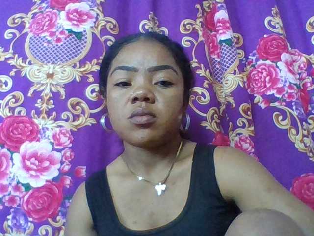 Elyah1a live cam on BongaCams