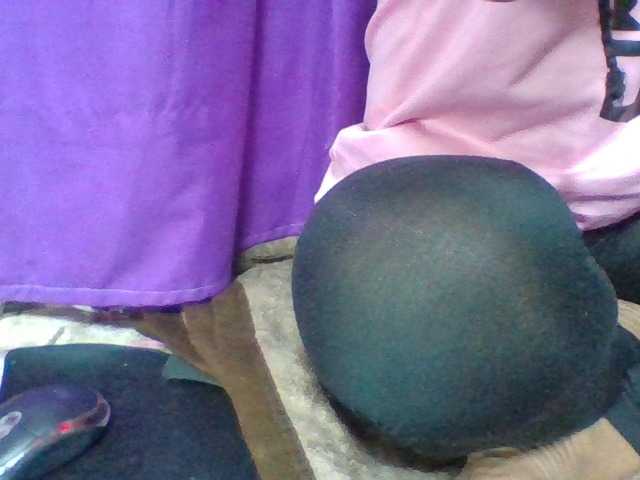 Elyah1a live cam on BongaCams