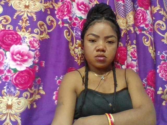 Elyah1a live cam on BongaCams