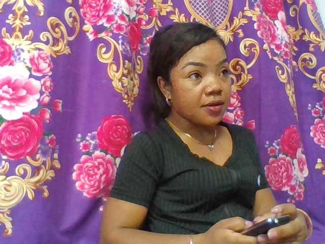 Elyah1a live cam on BongaCams