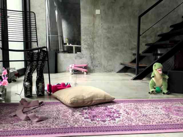 AshleyAmiYami webcam