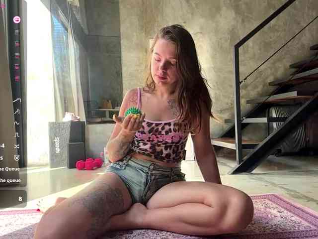 AshleyAmiYami webcam