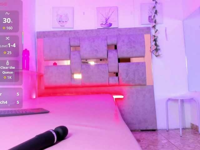 sofia-larson's BongaCams show and profile