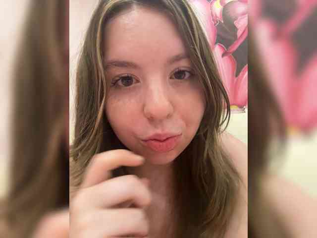 LILYLYLY webcam