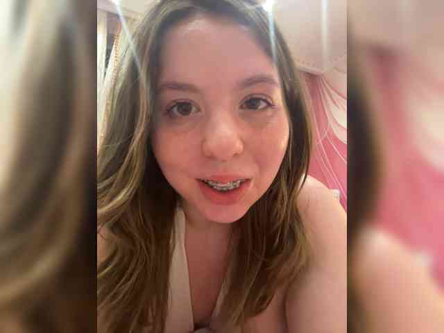 LILYLYLY webcam