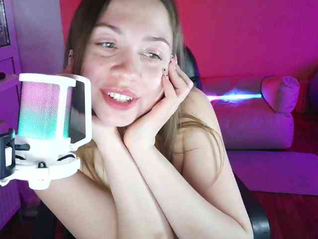 ElinaHarper webcam