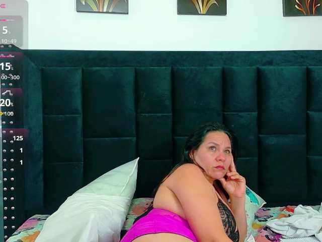 kinkymaturee live cam preview