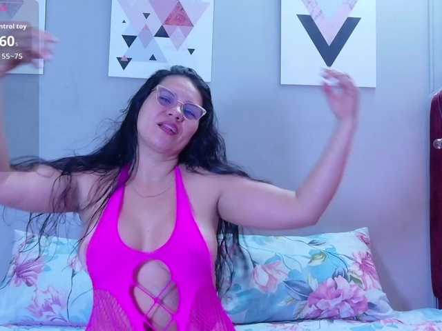 kinkymaturee live sex show