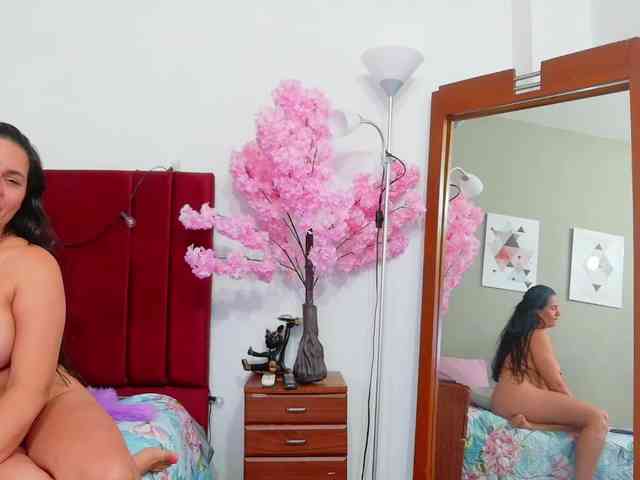 kinkymaturee's live room