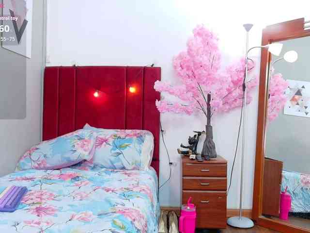 kinkymaturee's live room
