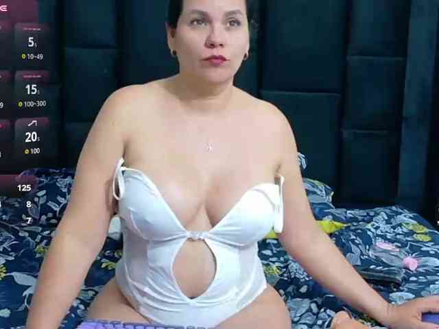 kinkymaturee's live room