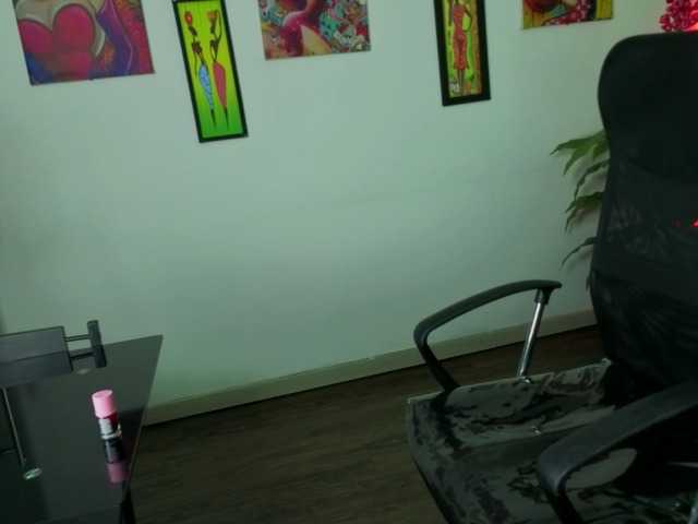 AntonellaNaugthy live cam on BongaCams
