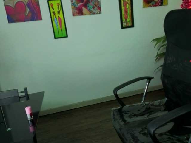 AntonellaNaugthy live cam on BongaCams
