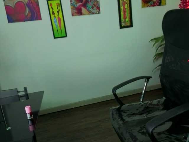 AntonellaNaugthy live cam on BongaCams