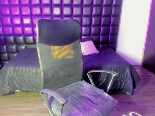 AntonellaNaugthy live cam on BongaCams