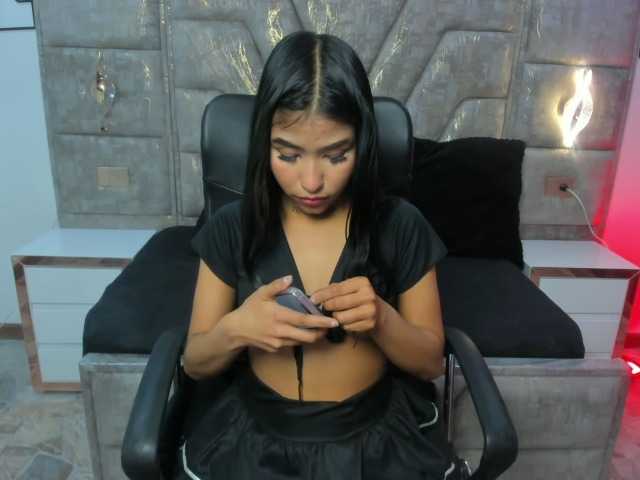 AntonellaNaugthy live cam on BongaCams