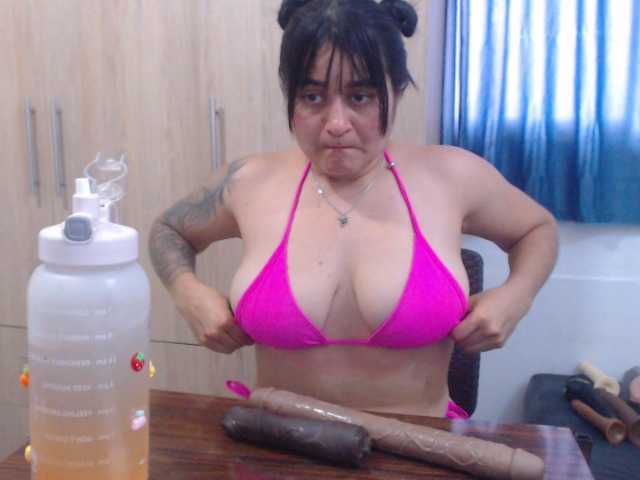 andreitatrujillo live cam on BongaCams