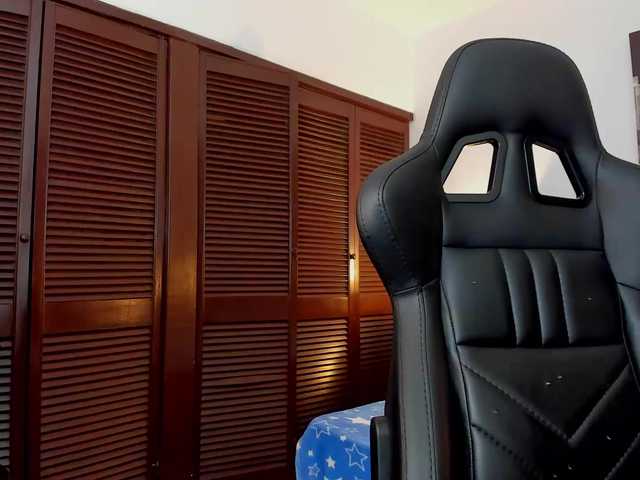 SaraWatson's BongaCams show and profile