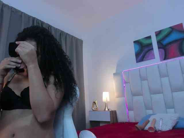SaraWatson webcam