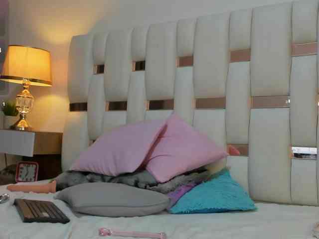 SaraWatson webcam