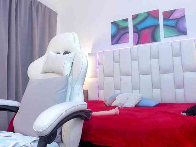 SaraWatson webcam