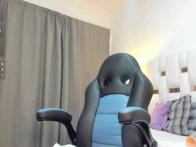 SaraWatson webcam