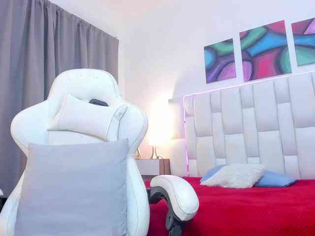 SaraWatson webcam
