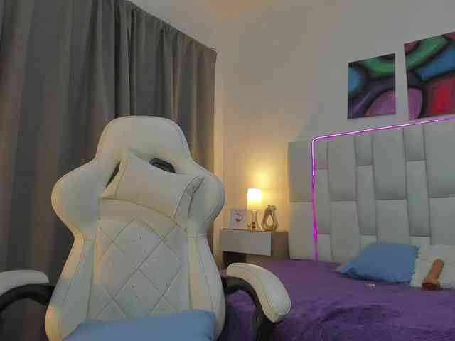 SaraWatson webcam