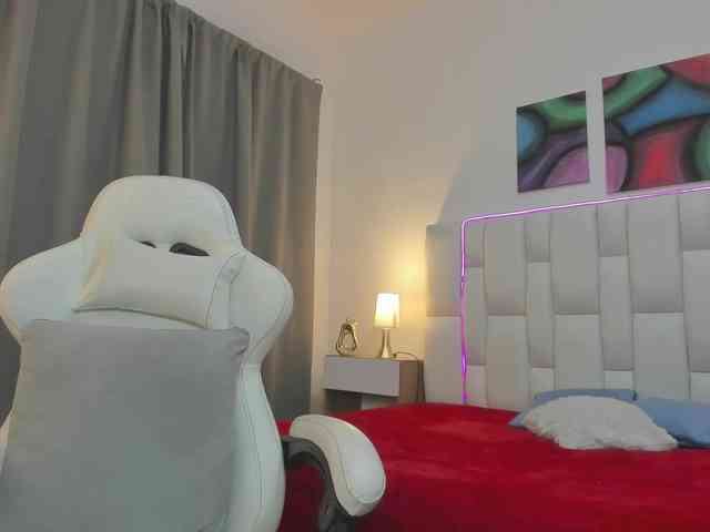 SaraWatson webcam