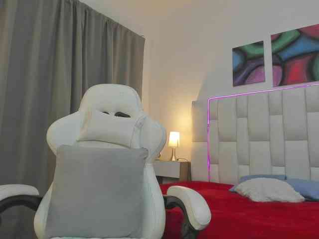 SaraWatson webcam