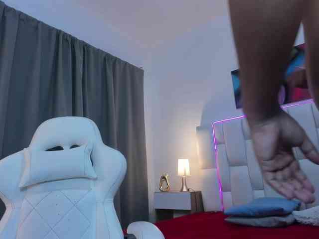 SaraWatson webcam