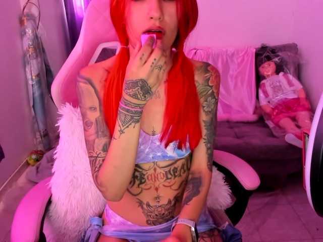 Jeniferbody000 live cam on BongaCams
