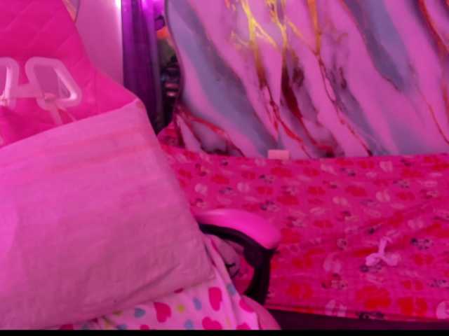 Jeniferbody000 live cam on BongaCams