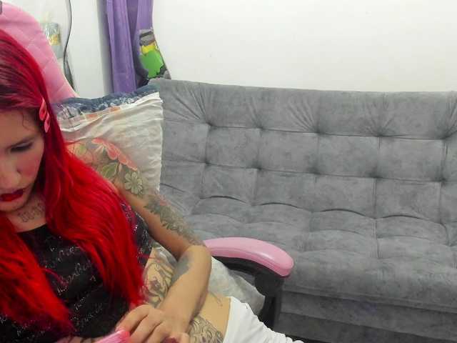 Jeniferbody live cam preview