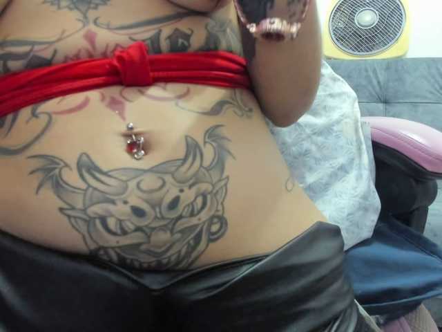 Jeniferbody000 live cam on BongaCams