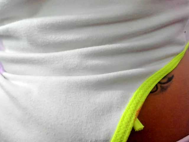 Jeniferbody000 live cam on BongaCams