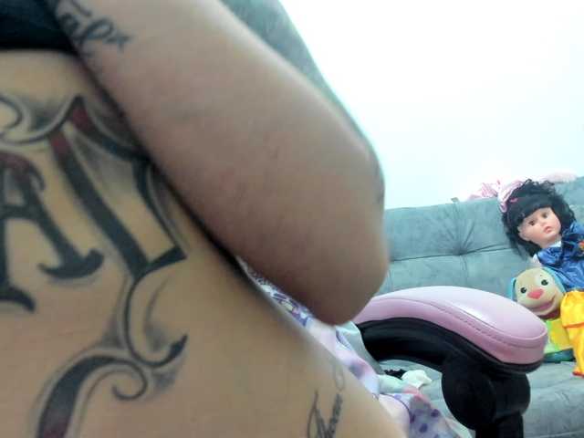 Jeniferbody000 live cam on BongaCams