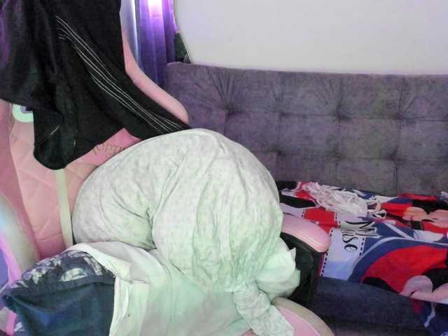 Jeniferbody000 live cam on BongaCams