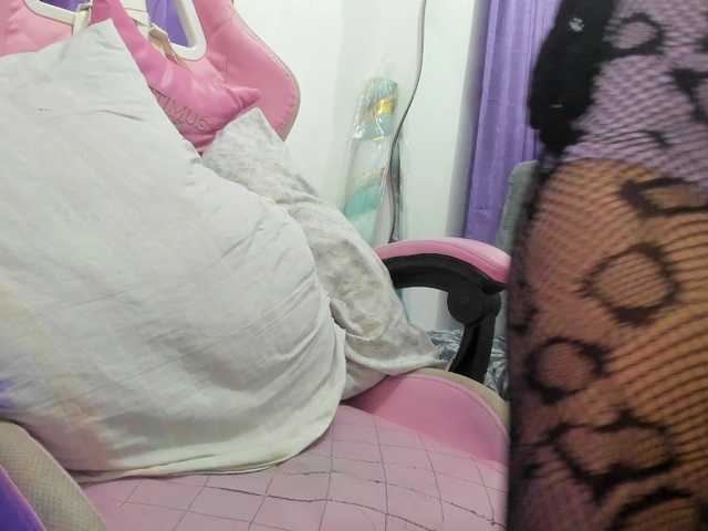 Jeniferbody000 live cam on BongaCams