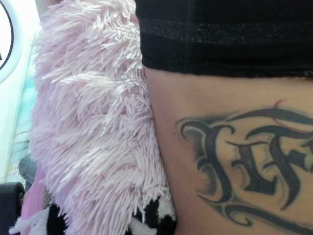 Jeniferbody000 live cam on BongaCams