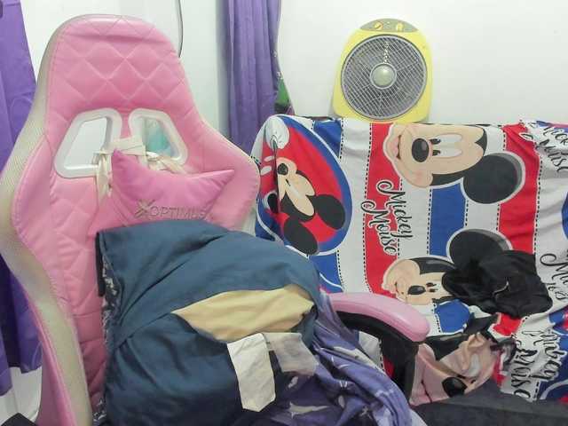 Jeniferbody000 live cam on BongaCams