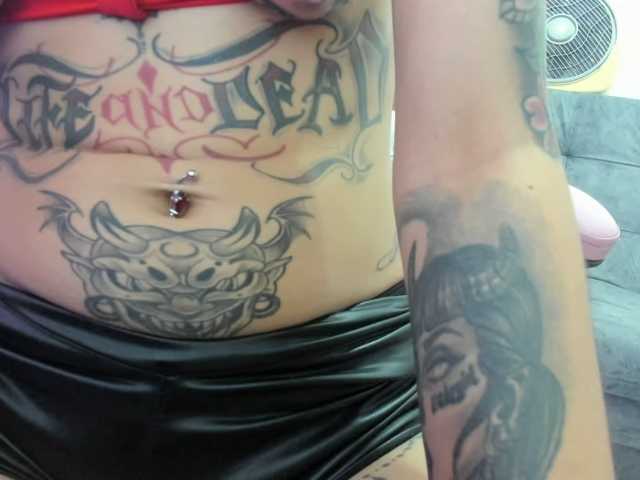 Jeniferbody000 live cam on BongaCams