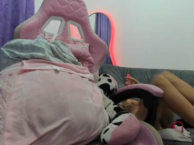 Jeniferbody000 live cam on BongaCams
