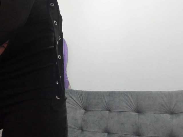 Jeniferbody000 live cam on BongaCams