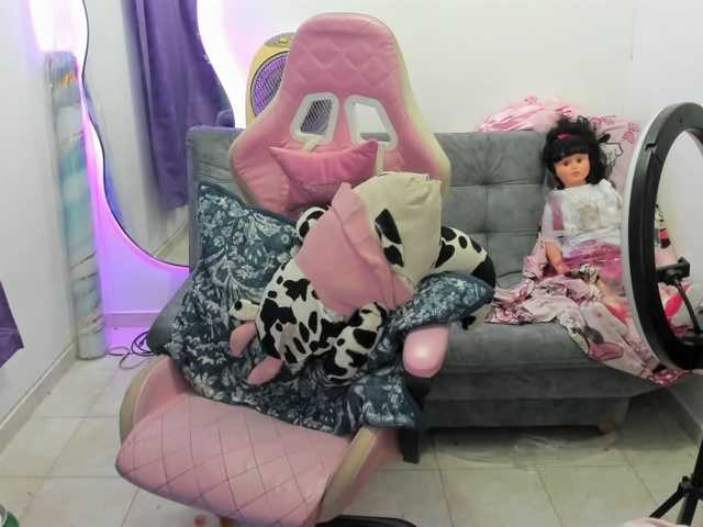 Jeniferbody000 live cam on BongaCams