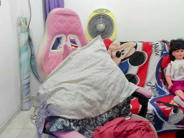 Jeniferbody000 live cam on BongaCams